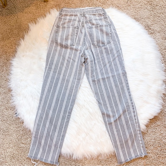 PacSun High Rise Straight Leg Gray White Striped Raw Hem Ankle Length Jeans - Picture 3 of 8